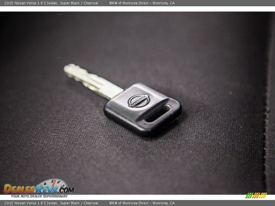2015 Nissan Versa 1.6 S Sedan Super Black / Charcoal Photo #11
