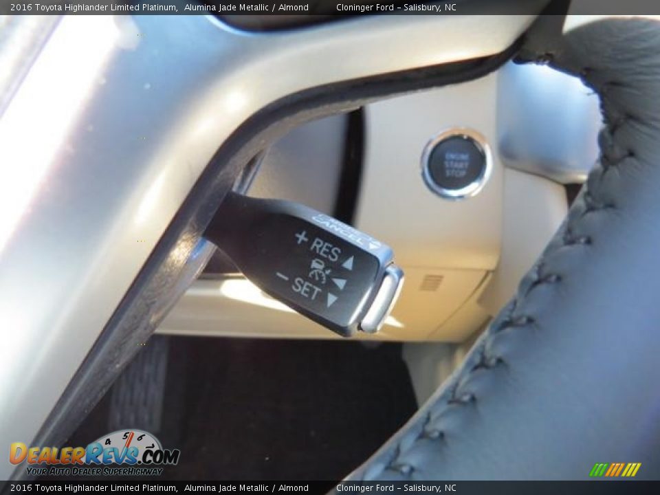 2016 Toyota Highlander Limited Platinum Alumina Jade Metallic / Almond Photo #18