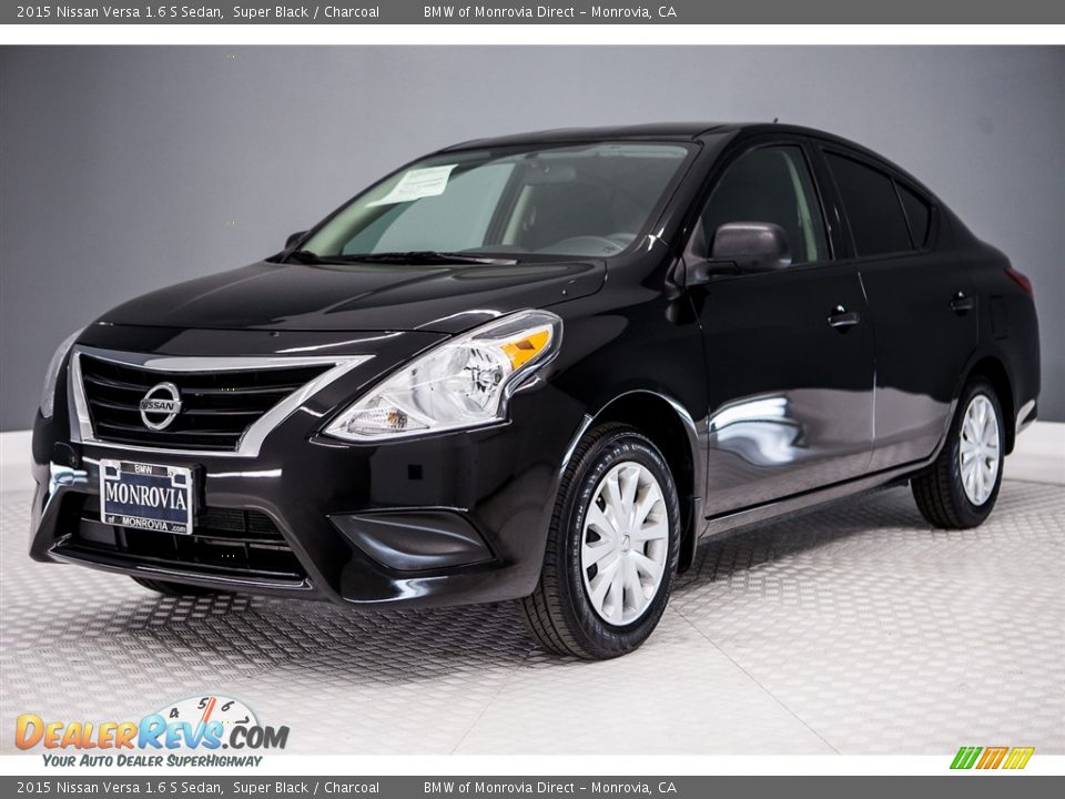 2015 Nissan Versa 1.6 S Sedan Super Black / Charcoal Photo #14
