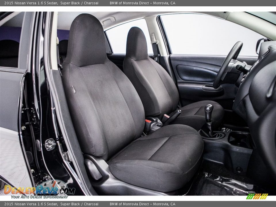 2015 Nissan Versa 1.6 S Sedan Super Black / Charcoal Photo #15
