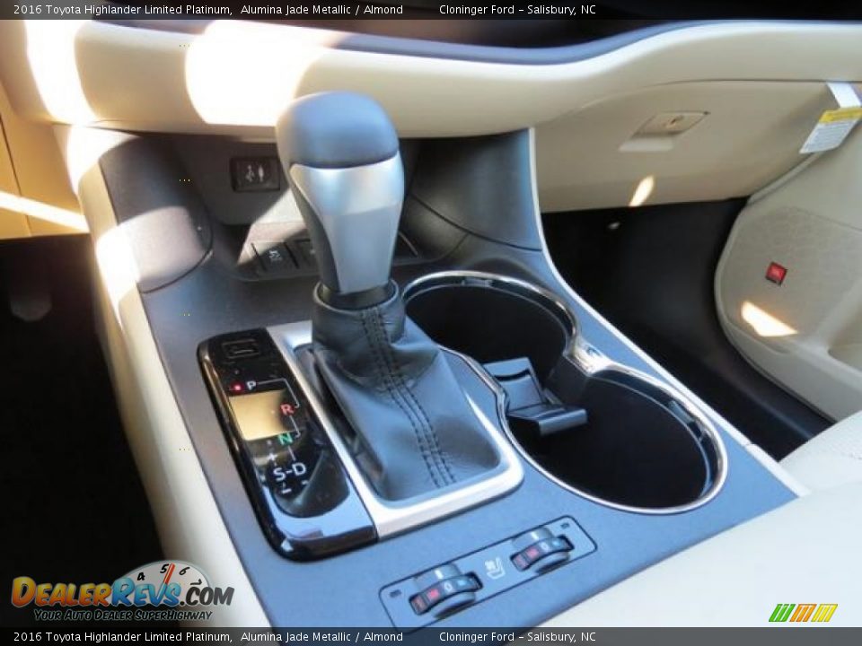 2016 Toyota Highlander Limited Platinum Shifter Photo #24