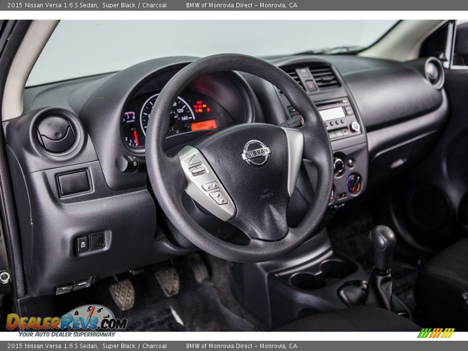 2015 Nissan Versa 1.6 S Sedan Super Black / Charcoal Photo #18