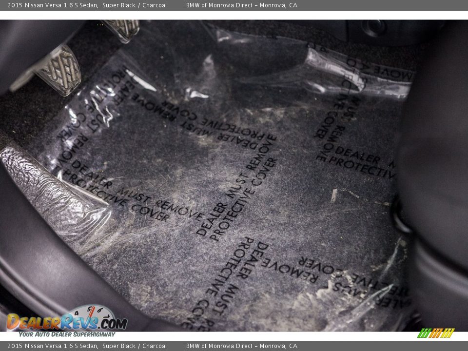 2015 Nissan Versa 1.6 S Sedan Super Black / Charcoal Photo #19
