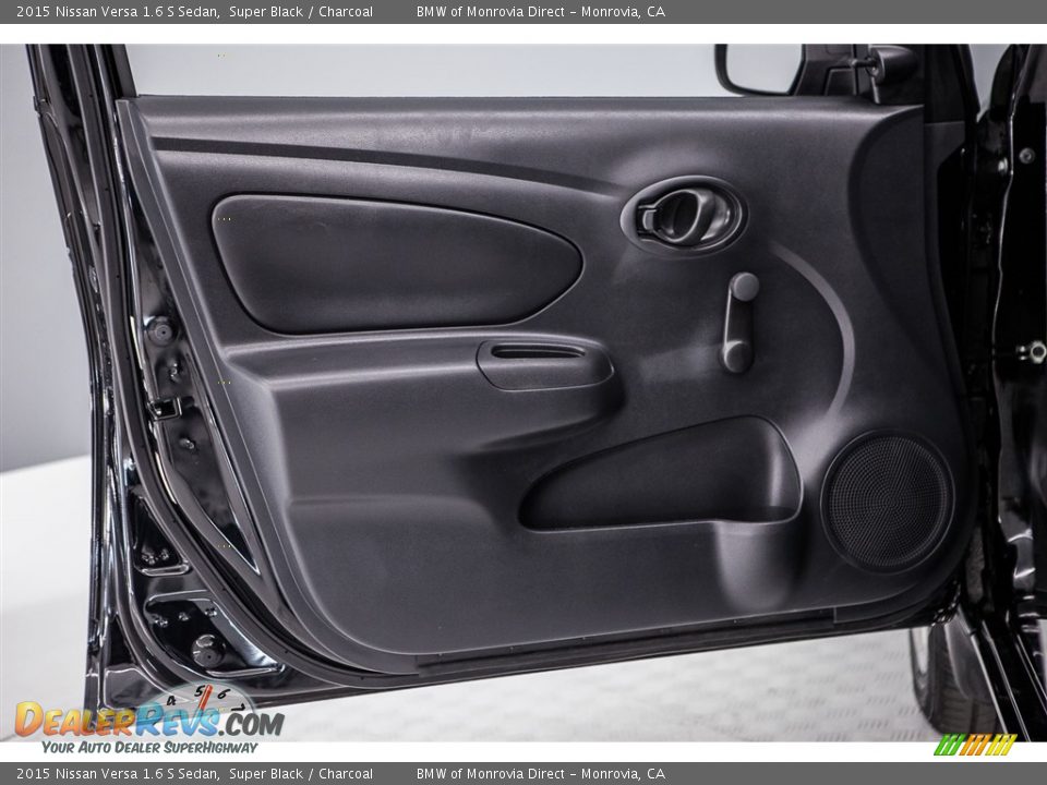 2015 Nissan Versa 1.6 S Sedan Super Black / Charcoal Photo #21