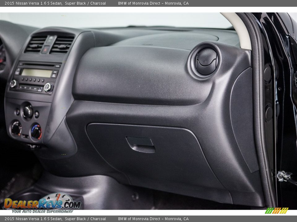 2015 Nissan Versa 1.6 S Sedan Super Black / Charcoal Photo #24