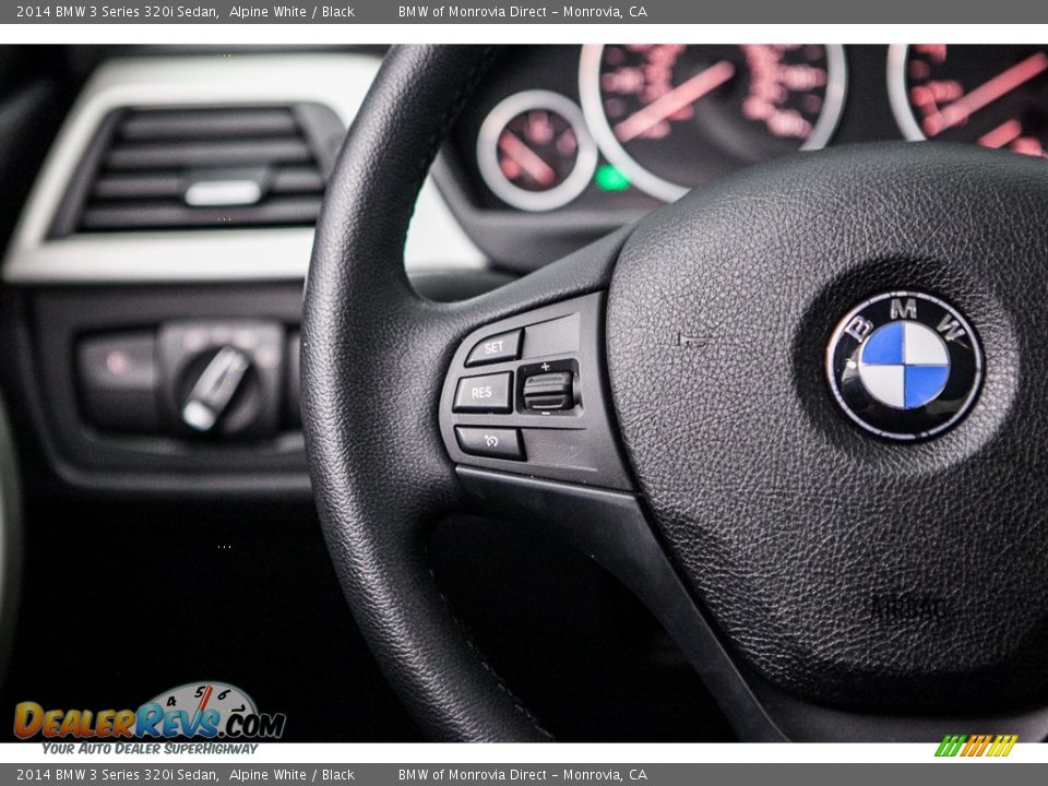 2014 BMW 3 Series 320i Sedan Alpine White / Black Photo #17