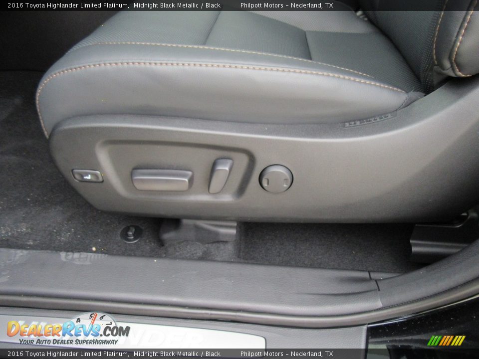 2016 Toyota Highlander Limited Platinum Midnight Black Metallic / Black Photo #25