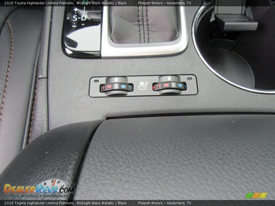 2016 Toyota Highlander Limited Platinum Midnight Black Metallic / Black Photo #31