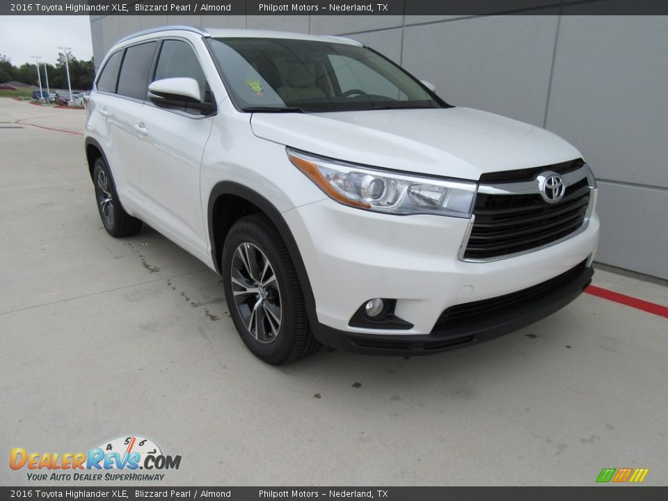 2016 Toyota Highlander XLE Blizzard Pearl / Almond Photo #1