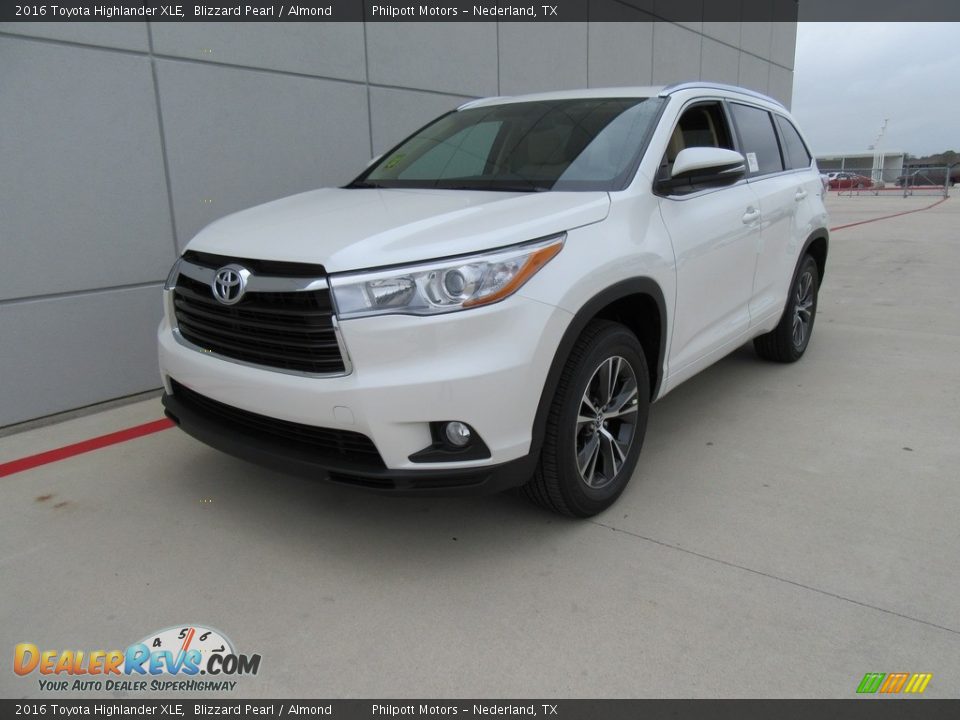 2016 Toyota Highlander XLE Blizzard Pearl / Almond Photo #7