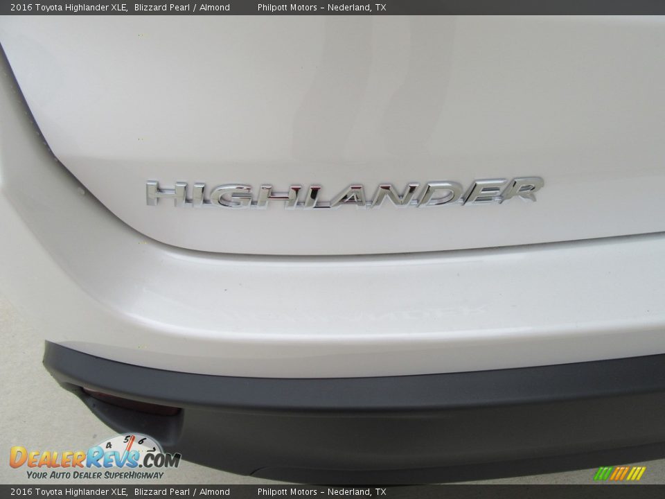 2016 Toyota Highlander XLE Blizzard Pearl / Almond Photo #13