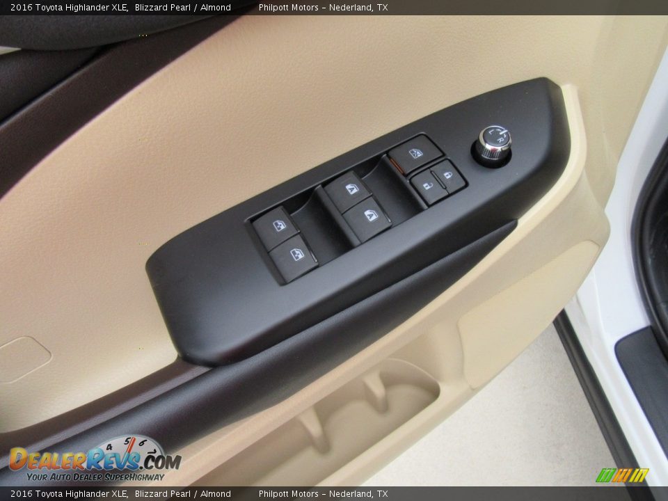 2016 Toyota Highlander XLE Blizzard Pearl / Almond Photo #21