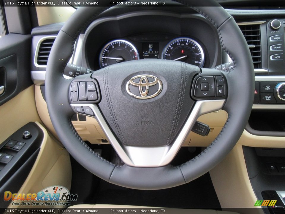 2016 Toyota Highlander XLE Blizzard Pearl / Almond Photo #32
