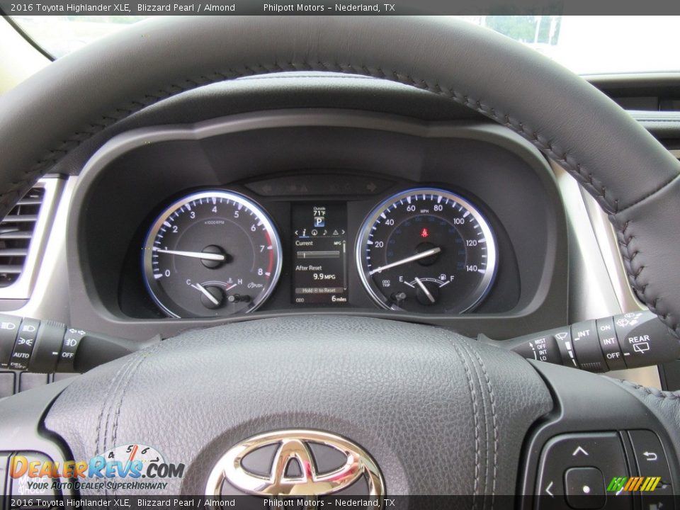2016 Toyota Highlander XLE Blizzard Pearl / Almond Photo #33