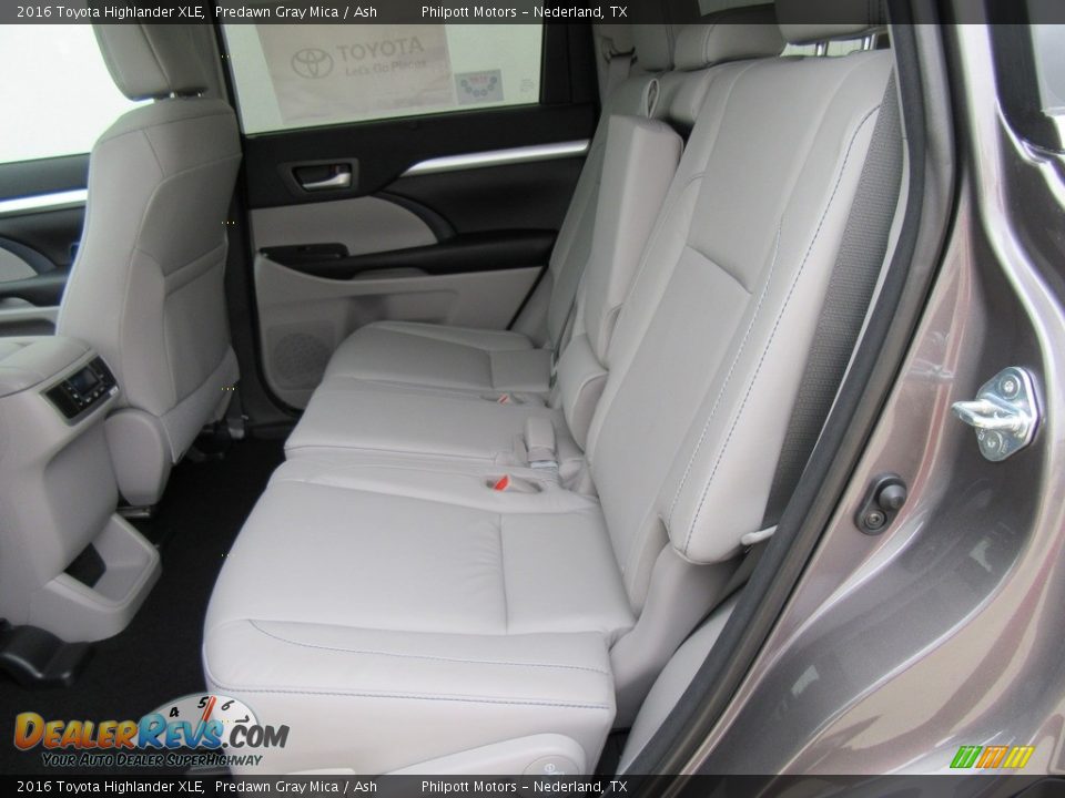 2016 Toyota Highlander XLE Predawn Gray Mica / Ash Photo #19