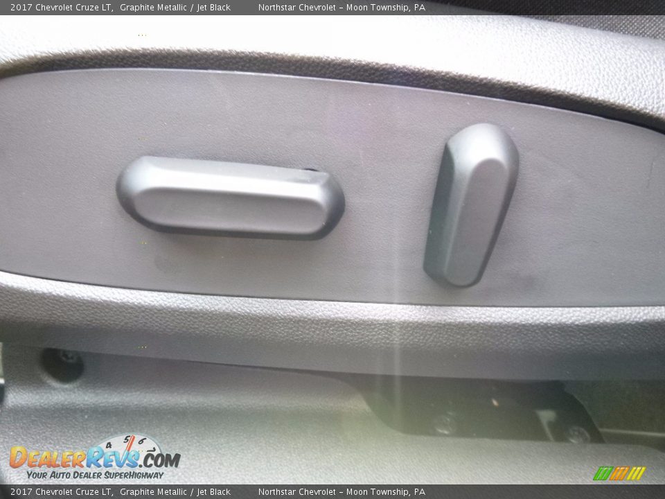 2017 Chevrolet Cruze LT Graphite Metallic / Jet Black Photo #15
