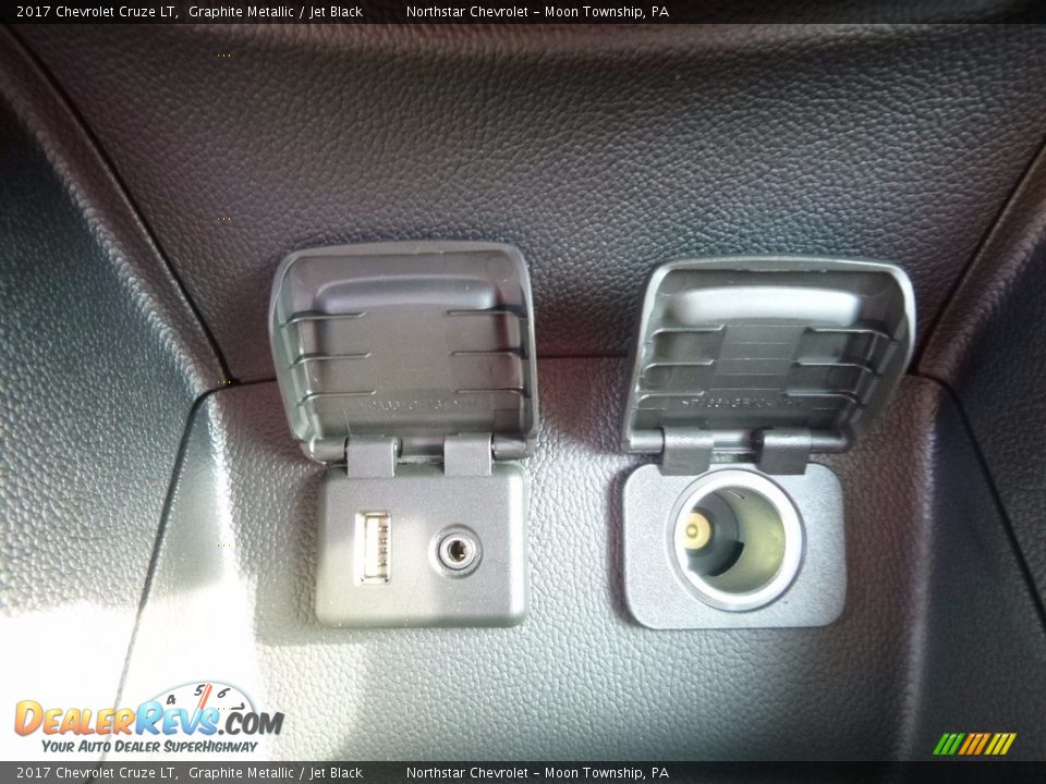 2017 Chevrolet Cruze LT Graphite Metallic / Jet Black Photo #19