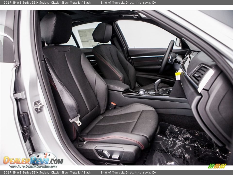 2017 BMW 3 Series 330i Sedan Glacier Silver Metallic / Black Photo #2