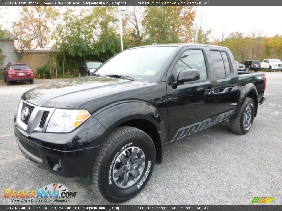 Front 3/4 View of 2017 Nissan Frontier Pro-4X Crew Cab 4x4 Photo #12