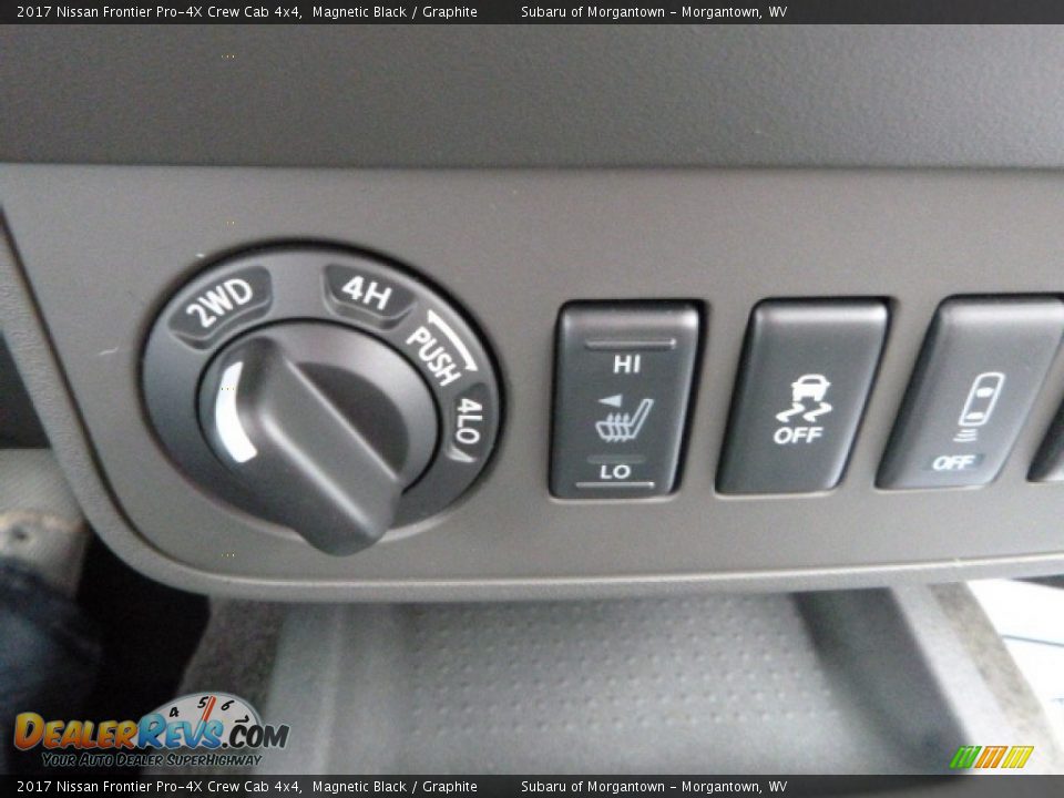 Controls of 2017 Nissan Frontier Pro-4X Crew Cab 4x4 Photo #19