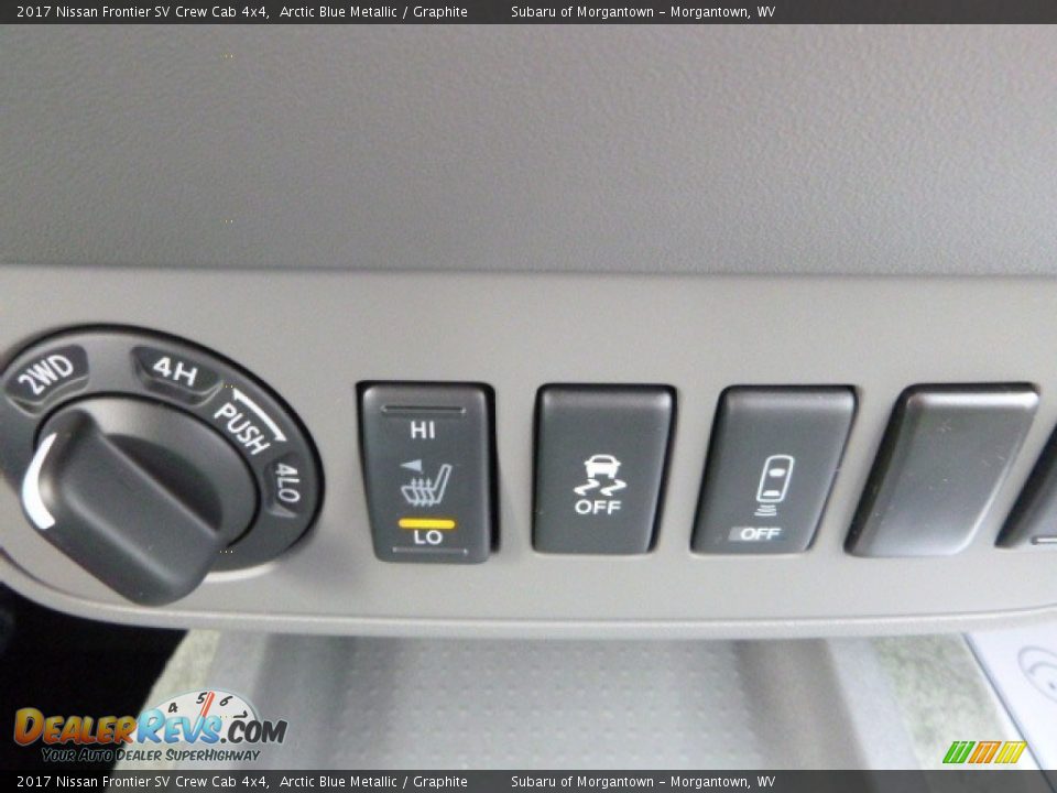 Controls of 2017 Nissan Frontier SV Crew Cab 4x4 Photo #18