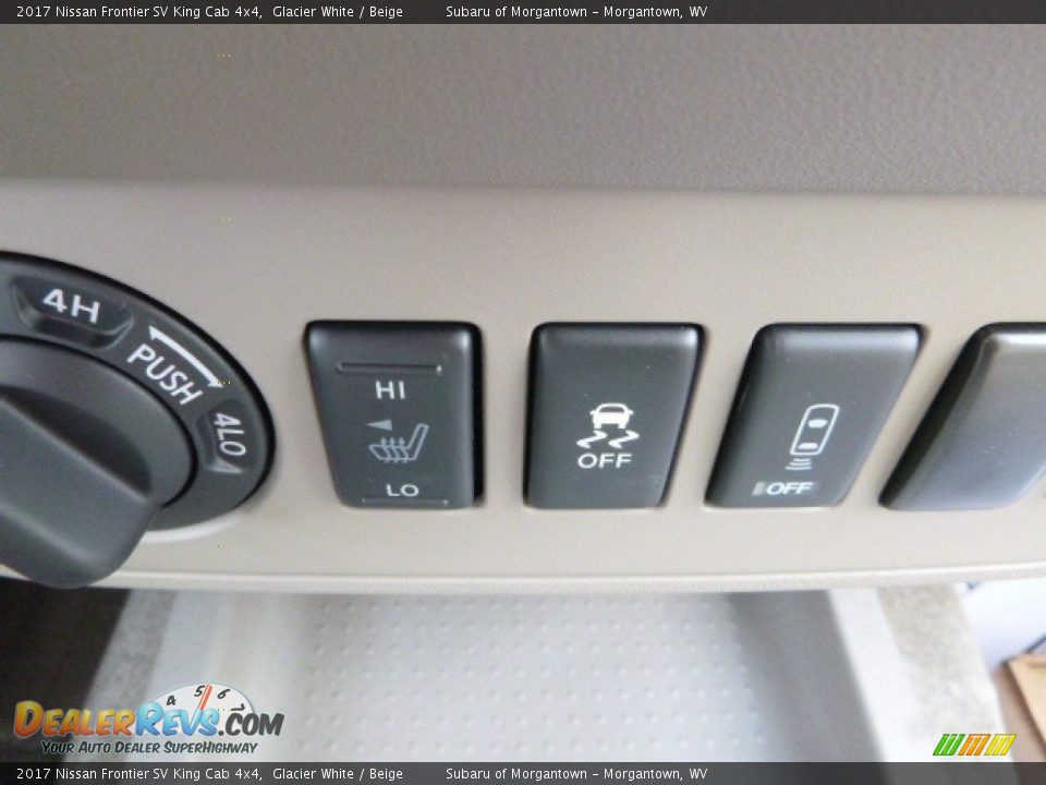 Controls of 2017 Nissan Frontier SV King Cab 4x4 Photo #18