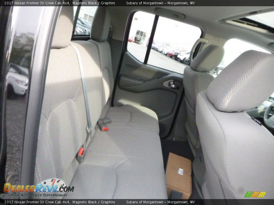 2017 Nissan Frontier SV Crew Cab 4x4 Magnetic Black / Graphite Photo #5