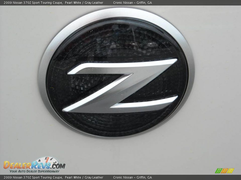 2009 Nissan 370Z Sport Touring Coupe Pearl White / Gray Leather Photo #11