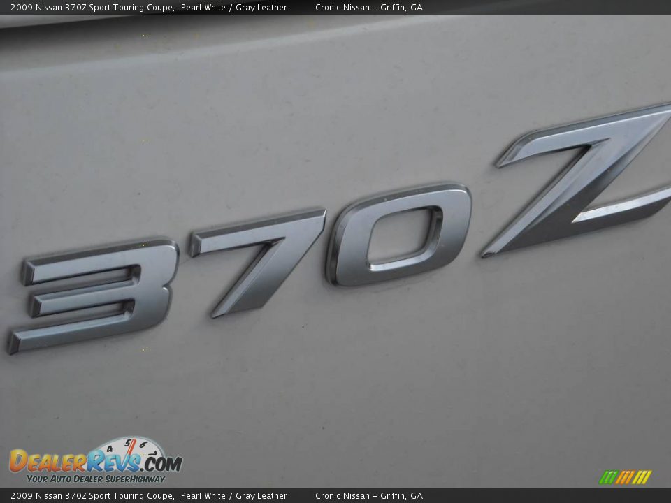 2009 Nissan 370Z Sport Touring Coupe Pearl White / Gray Leather Photo #12