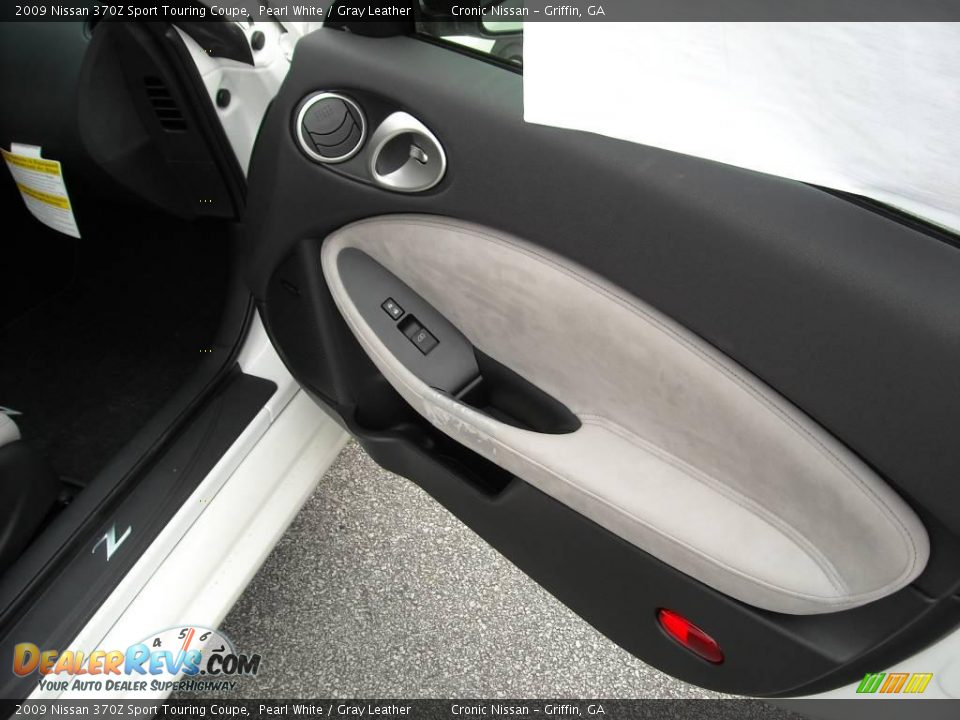2009 Nissan 370Z Sport Touring Coupe Pearl White / Gray Leather Photo #16