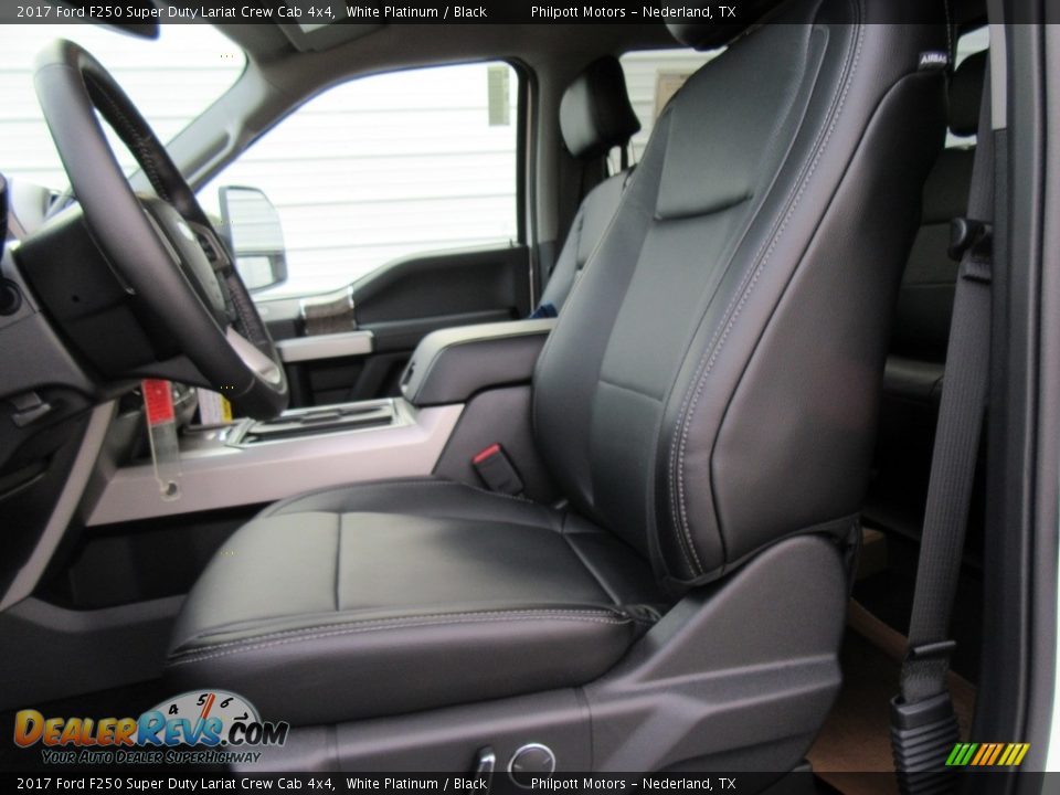 Front Seat of 2017 Ford F250 Super Duty Lariat Crew Cab 4x4 Photo #23