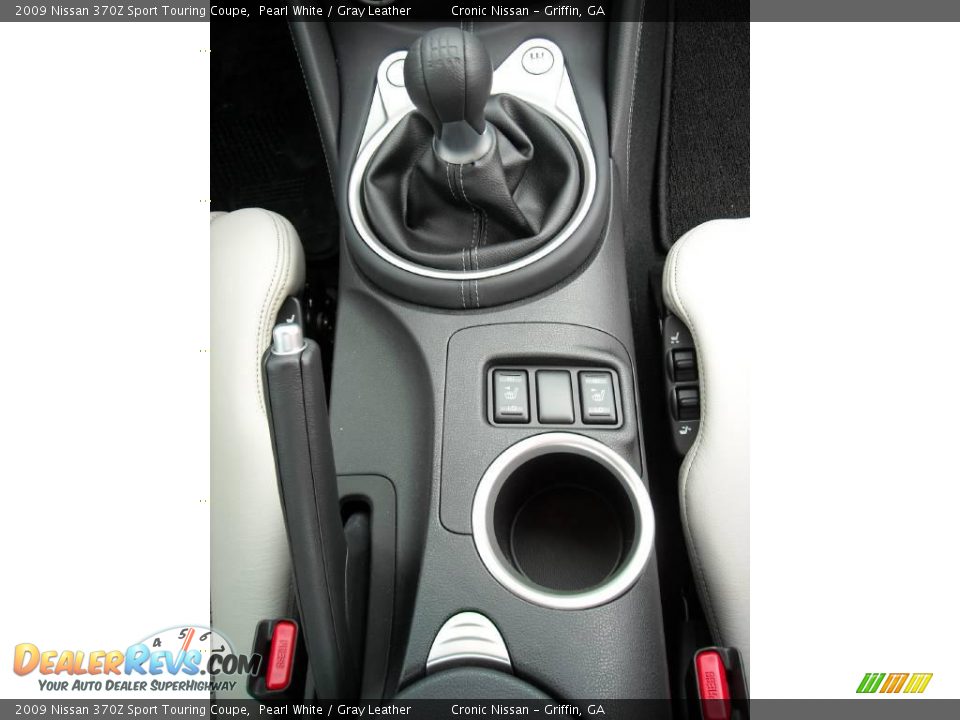 2009 Nissan 370Z Sport Touring Coupe Pearl White / Gray Leather Photo #20