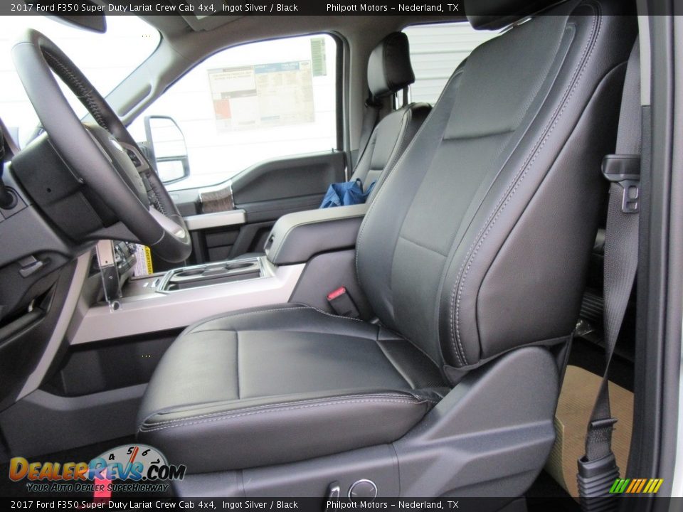 Front Seat of 2017 Ford F350 Super Duty Lariat Crew Cab 4x4 Photo #23