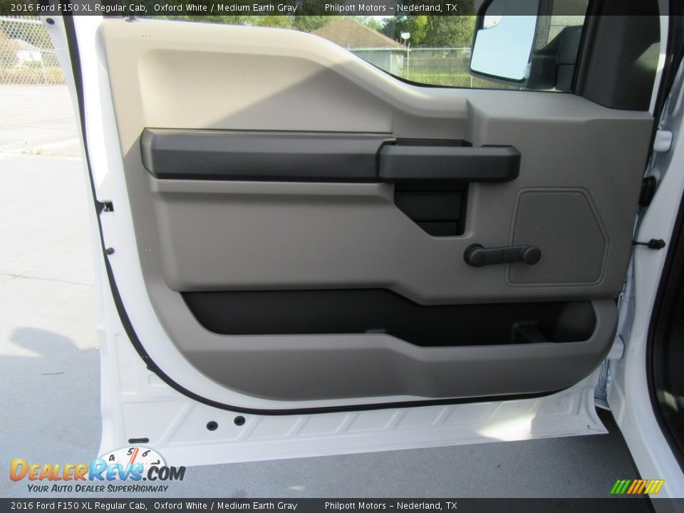 2016 Ford F150 XL Regular Cab Oxford White / Medium Earth Gray Photo #17
