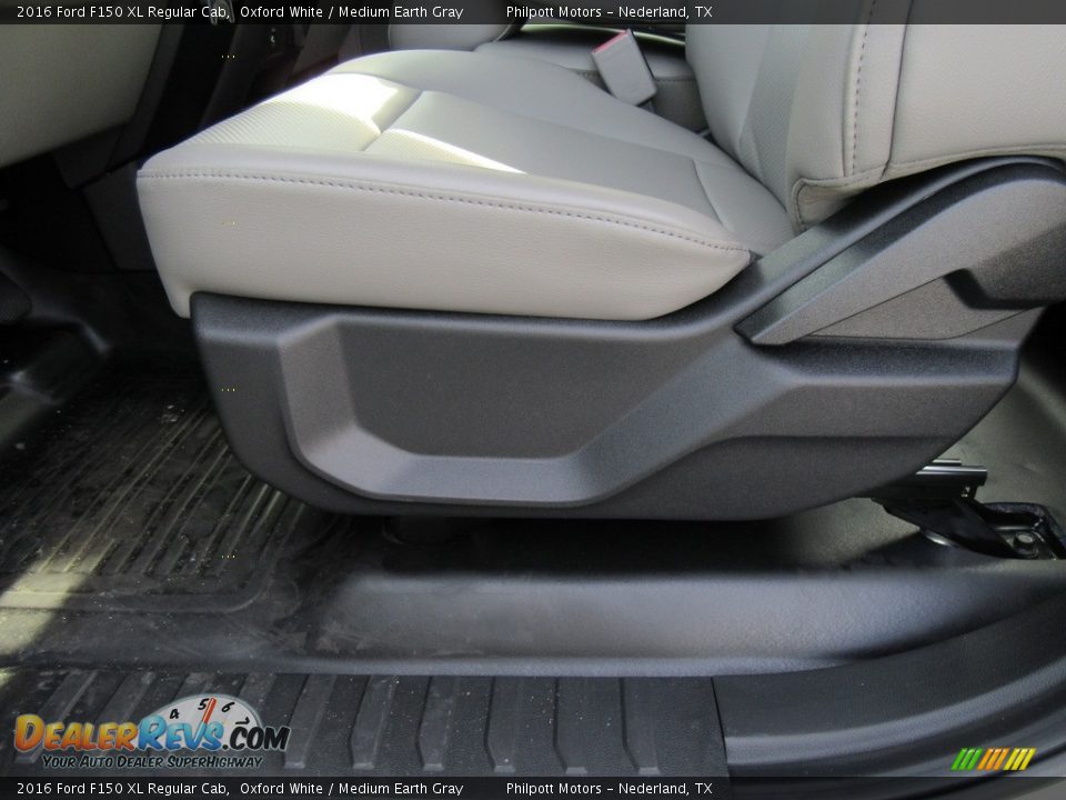 2016 Ford F150 XL Regular Cab Oxford White / Medium Earth Gray Photo #20