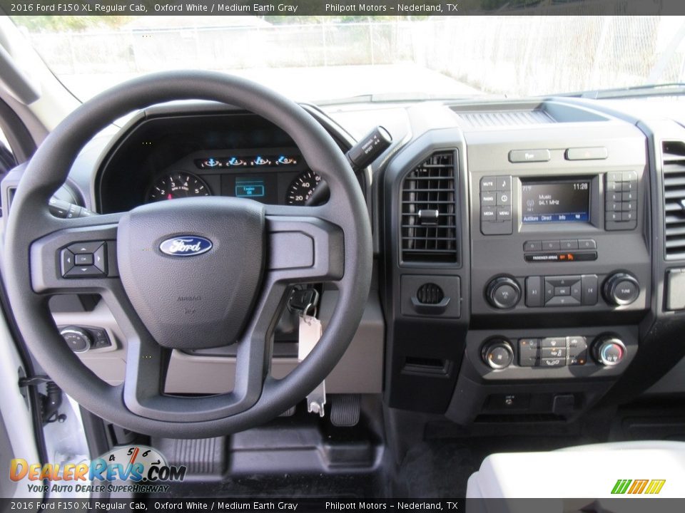 2016 Ford F150 XL Regular Cab Oxford White / Medium Earth Gray Photo #21