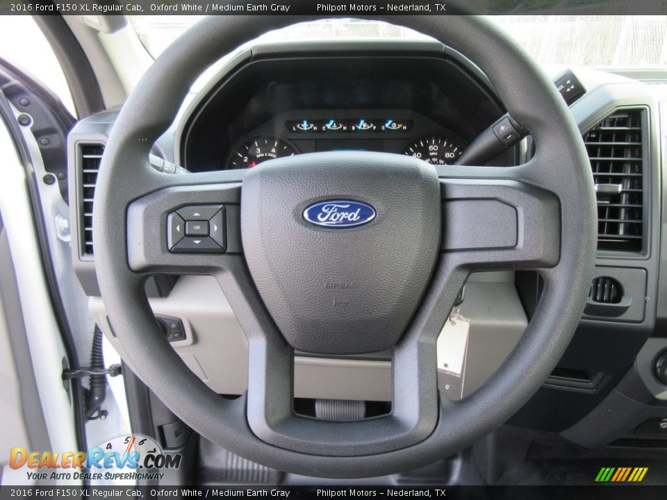 2016 Ford F150 XL Regular Cab Oxford White / Medium Earth Gray Photo #26