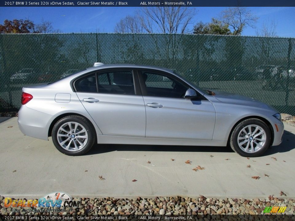 2017 BMW 3 Series 320i xDrive Sedan Glacier Silver Metallic / Black Photo #2