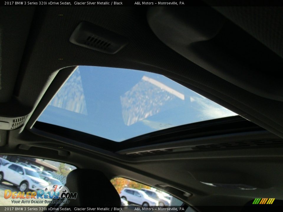 2017 BMW 3 Series 320i xDrive Sedan Glacier Silver Metallic / Black Photo #11