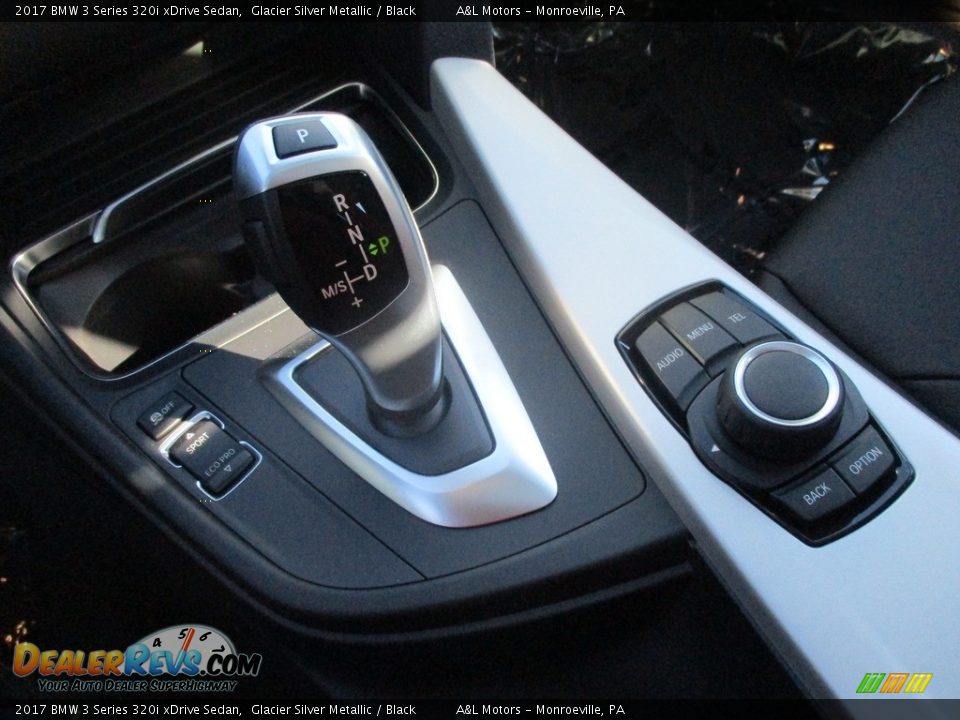 2017 BMW 3 Series 320i xDrive Sedan Glacier Silver Metallic / Black Photo #15