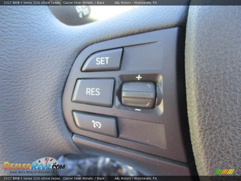 2017 BMW 3 Series 320i xDrive Sedan Glacier Silver Metallic / Black Photo #18