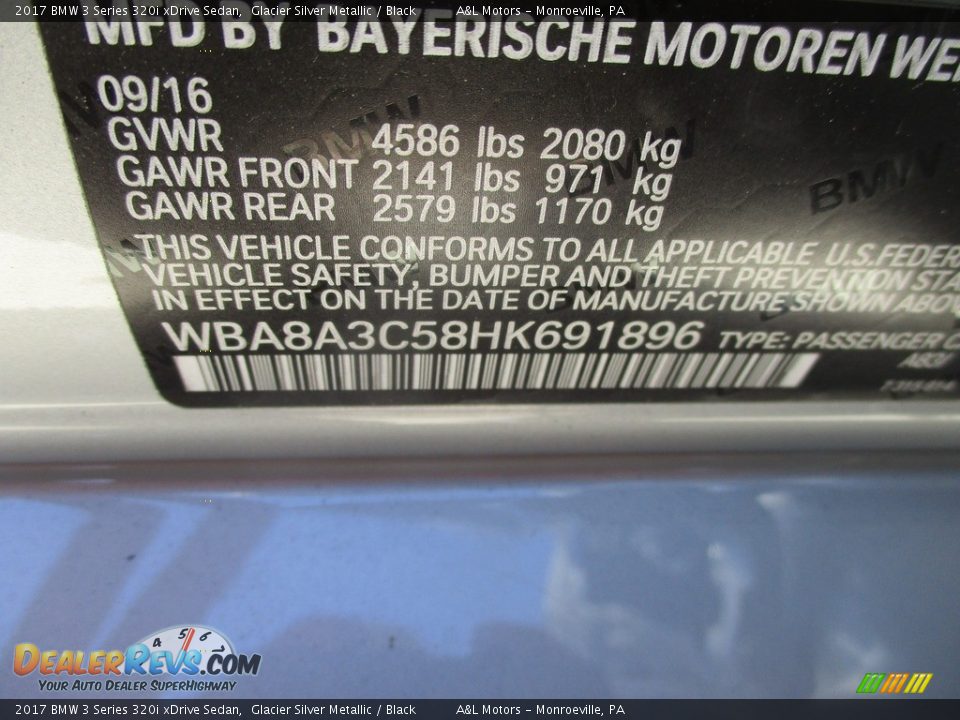 2017 BMW 3 Series 320i xDrive Sedan Glacier Silver Metallic / Black Photo #19