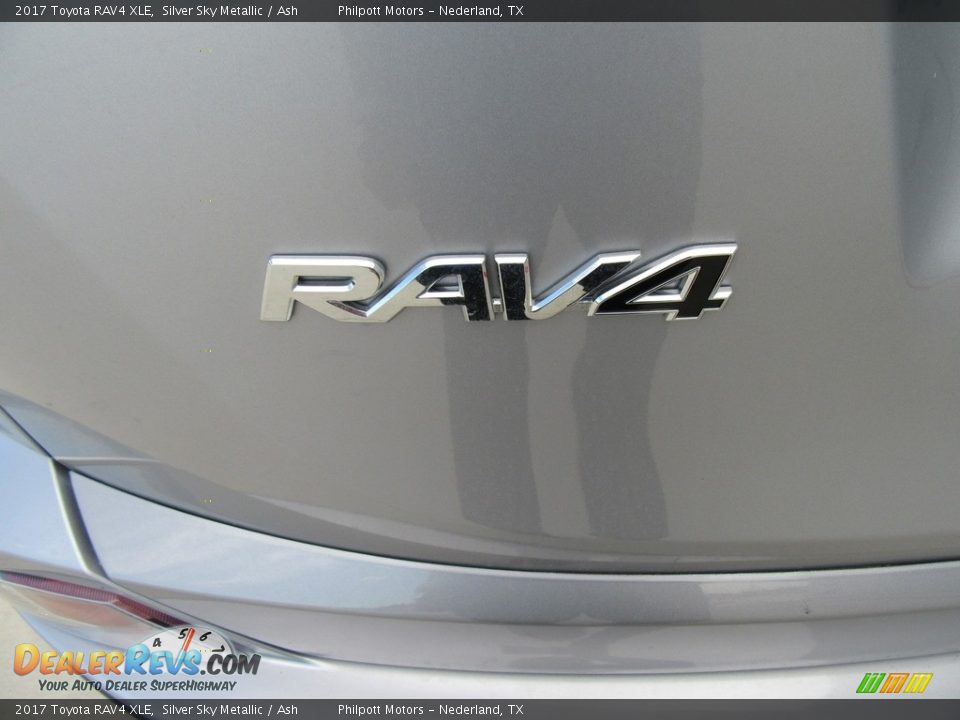 2017 Toyota RAV4 XLE Silver Sky Metallic / Ash Photo #13