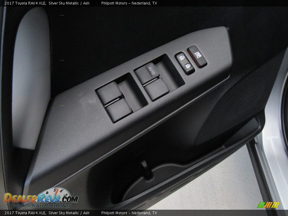 Controls of 2017 Toyota RAV4 XLE Photo #20