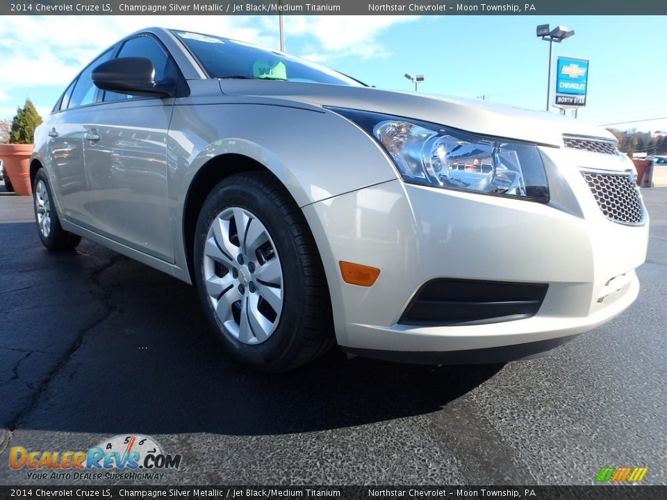 2014 Chevrolet Cruze LS Champagne Silver Metallic / Jet Black/Medium Titanium Photo #12