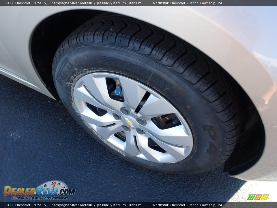 2014 Chevrolet Cruze LS Champagne Silver Metallic / Jet Black/Medium Titanium Photo #14