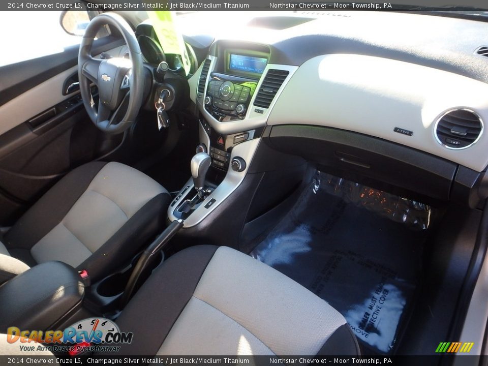 2014 Chevrolet Cruze LS Champagne Silver Metallic / Jet Black/Medium Titanium Photo #16