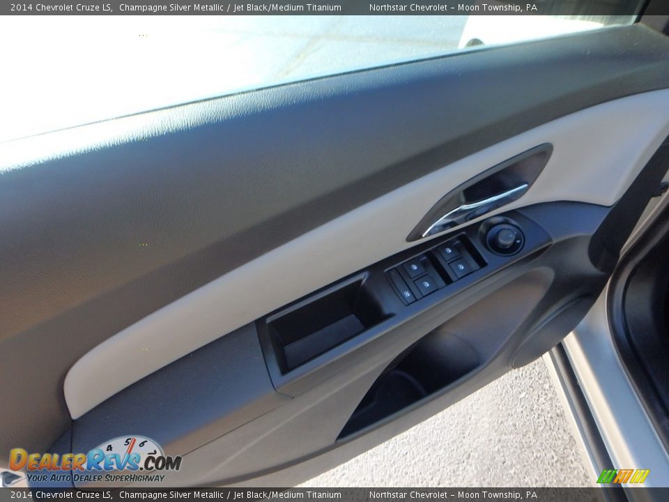 2014 Chevrolet Cruze LS Champagne Silver Metallic / Jet Black/Medium Titanium Photo #24