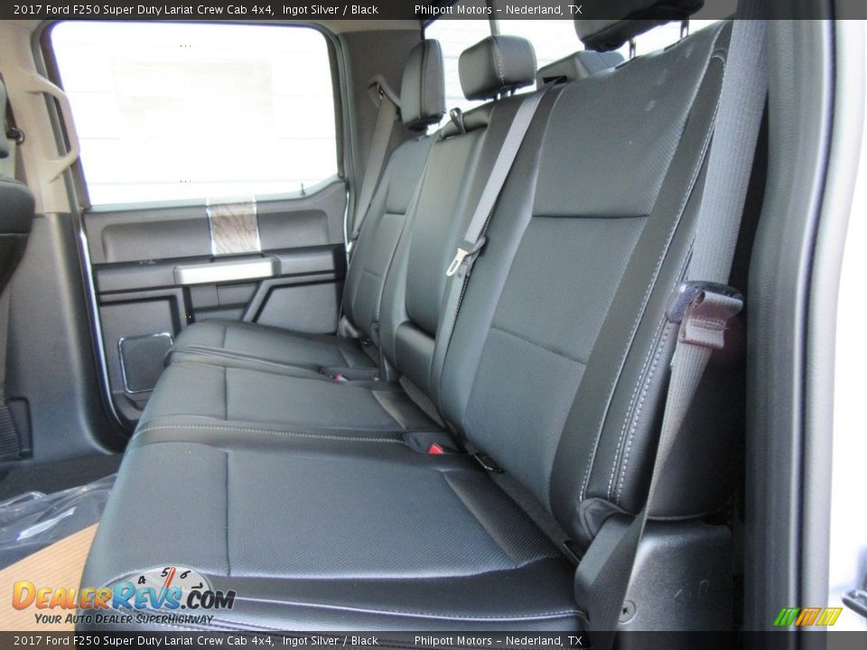 Rear Seat of 2017 Ford F250 Super Duty Lariat Crew Cab 4x4 Photo #19