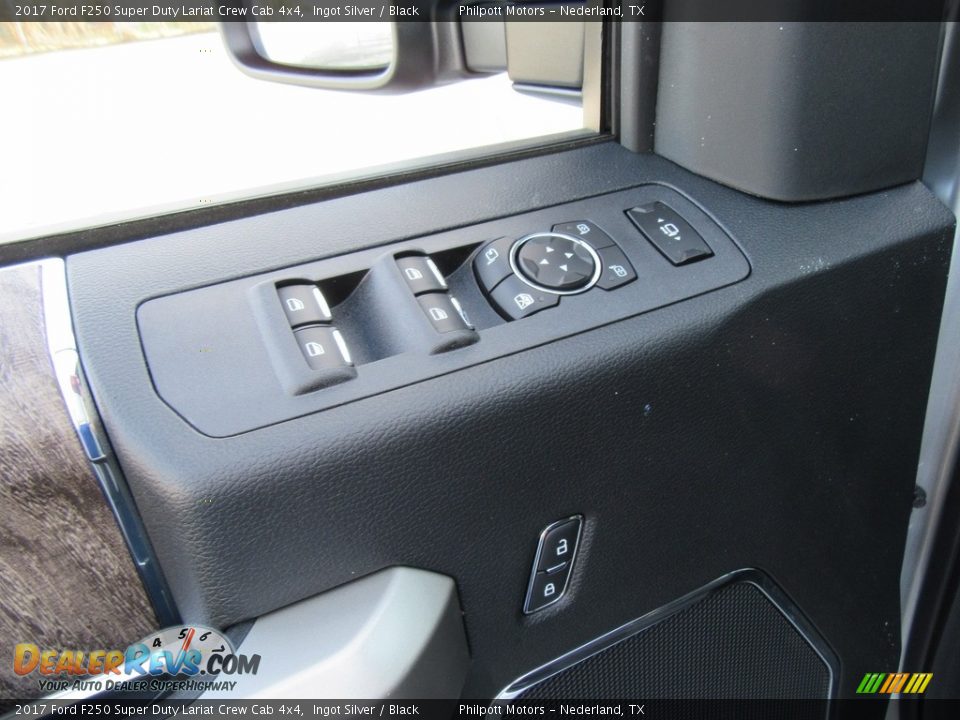 Controls of 2017 Ford F250 Super Duty Lariat Crew Cab 4x4 Photo #21